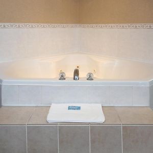 Superior King Suite Spa Bath